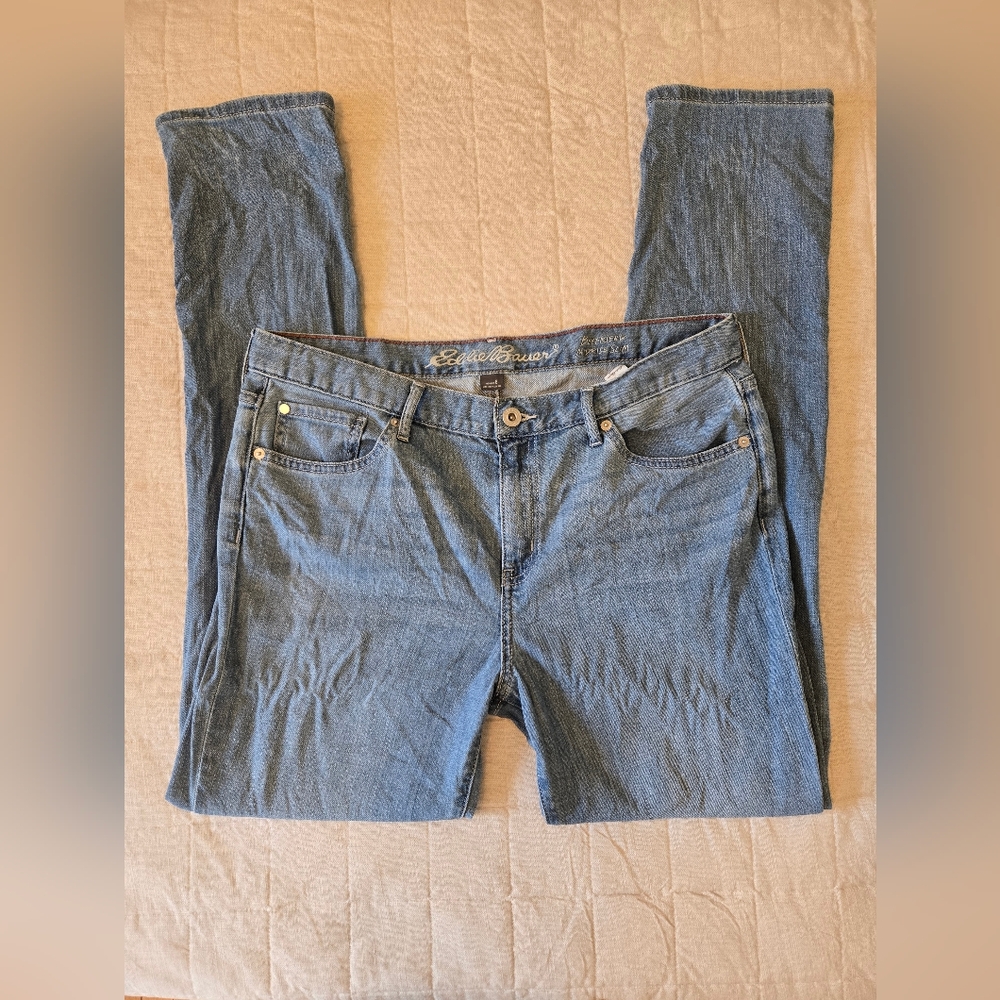 Eddie Bauer Boyfriend Mid-rise Slim Lightwash Jeans Size 8